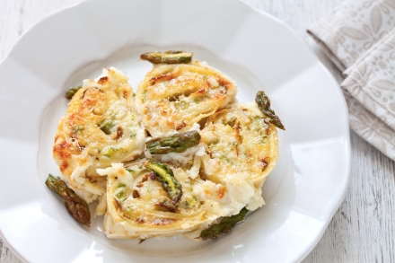 Preparazione Rotolini di crepes agli asparagi - Fase 7 Preparazione Rotolini di crepes agli asparagi - Fase 7
