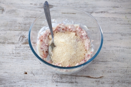 Preparazione Sfogliatine al prosciutto cotto e spinaci - Fase 1 Preparazione Sfogliatine al prosciutto cotto e spinaci - Fase 1