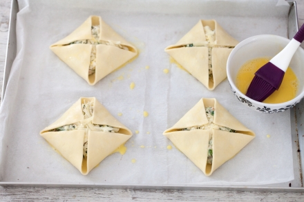 Preparazione Sfogliatine al prosciutto cotto e spinaci - Fase 4 Preparazione Sfogliatine al prosciutto cotto e spinaci - Fase 4