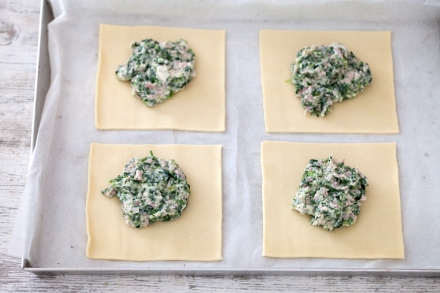 Preparazione Sfogliatine al prosciutto cotto e spinaci - Fase 3 Preparazione Sfogliatine al prosciutto cotto e spinaci - Fase 3