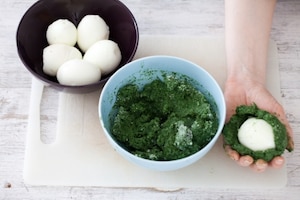 Preparazione Torta pasqualina monoporzione - Fase 1