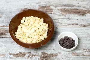 Preparazione Uovo di cioccolato marmorizzato - Fase 1