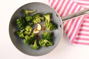 Preparazione Vermicelli alle vongole e crema di broccoli - Fase 2