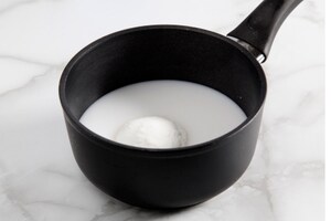 Preparazione Bavarese vegan al cocco e coulis di mango - Fase 1