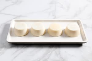 Preparazione Bavarese vegan al cocco e coulis di mango - Fase 4