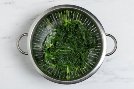 Preparazione Cannelloni ricotta e spinaci - Fase 1 Preparazione Cannelloni ricotta e spinaci - Fase 1