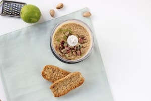 Preparazione Cheesecake al salmone, lime e pepe rosa - Fase 1