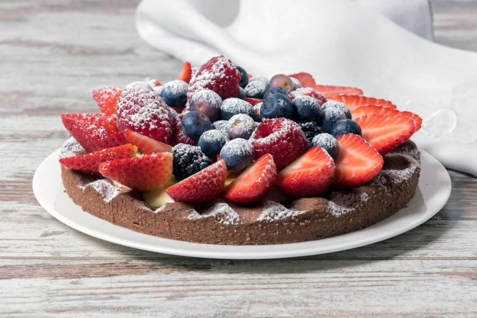 Crostata al cacao e frutti rossi ricetta