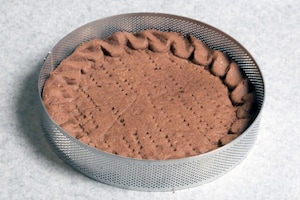 Preparazione Crostata al cacao e frutti rossi - Fase 2