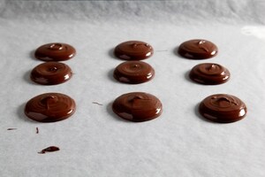 Preparazione Mendicanti con frutti rossi e amaretti - Fase 2