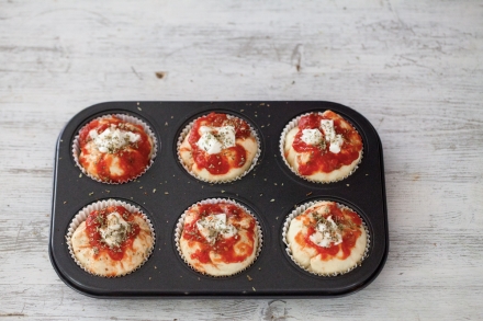 Preparazione Muffin di pizza - Fase 3 Preparazione Muffin di pizza - Fase 3