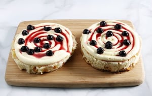 Preparazione Naked Cake colomba e amarene - Fase 6