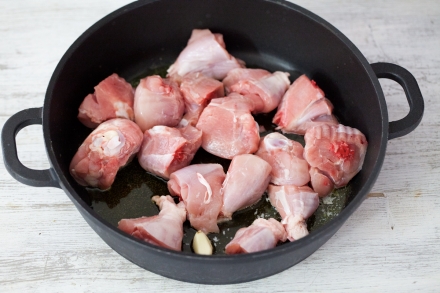 Preparazione Pollo ai peperoni - Fase 1 Preparazione Pollo ai peperoni - Fase 1