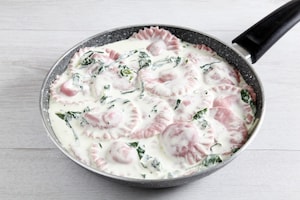 Preparazione Ravioli di barbabietola e panna - Fase 4