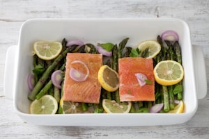 Preparazione Salmone al forno con asparagi - Fase 2