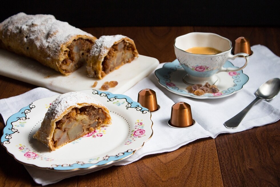 Strudel di pere e nocciole ricetta