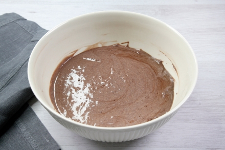 Preparazione Torta amaretti, ricotta e cioccolato - Fase 2 Preparazione Torta amaretti, ricotta e cioccolato - Fase 2