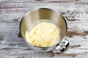 Preparazione Torta frangipane arancia e amaretti - Fase 1