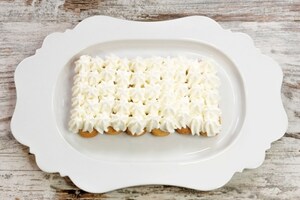 Preparazione Torta veloce panna e fragole - Fase 3