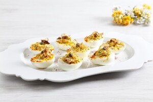 Preparazione Uova ripiene allo zafferano - Fase 3