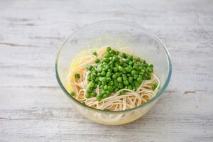 Preparazione Carbonara di piselli e pistacchi - Fase 3