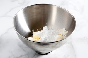 Preparazione Crostata alle amarene con mousse di ricotta - Fase 1