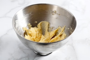 Preparazione Crostata alle amarene con mousse di ricotta - Fase 1