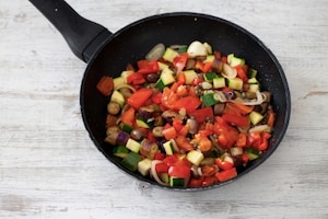 Preparazione Filetti di triglie in salsa allo zafferano con caponata di verdure - Fase 1