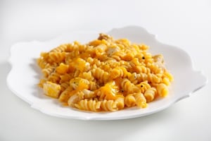 Preparazione Fusilli con salsa al mango e spada scottato - Fase 2