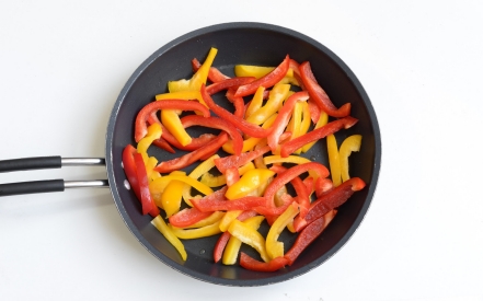 Preparazione Peperoni in padella - Fase 1 Preparazione Peperoni in padella - Fase 1