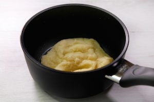 Preparazione Profiterole caramello e cioccolato bianco - Fase 1