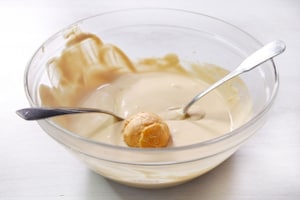 Preparazione Profiterole caramello e cioccolato bianco - Fase 4
