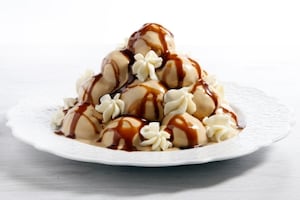 Preparazione Profiterole caramello e cioccolato bianco - Fase 5