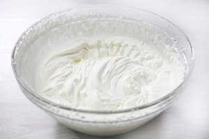 Preparazione Profiterole caramello e cioccolato bianco - Fase 3