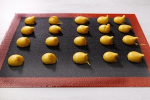 Preparazione Profiterole caramello e cioccolato bianco - Fase 2
