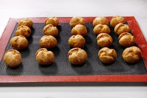 Preparazione Profiterole caramello e cioccolato bianco - Fase 2