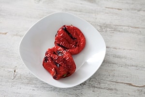 Preparazione Risotto con crema di peperoni, noci pecan e stracciatella di burrata - Fase 1