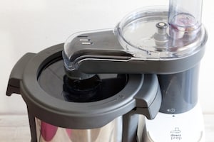 Preparazione Risotto con crema di peperoni, noci pecan e stracciatella di burrata - Fase 3