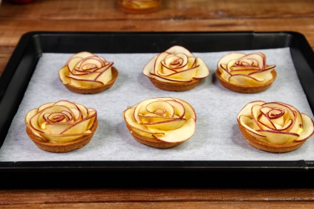 Preparazione Rose di mela e crema pasticciera - Fase 4 Preparazione Rose di mela e crema pasticciera - Fase 4