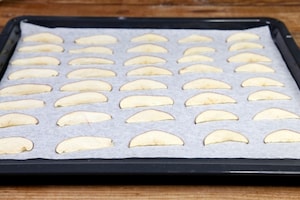 Preparazione Rose di mela e crema pasticciera - Fase 3