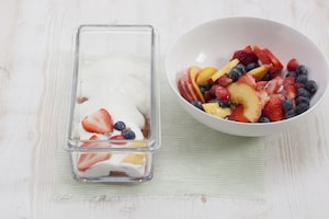 Preparazione Tiramisù di yogurt e frutta - Fase 2