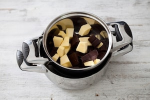 Preparazione Torta al cioccolato e ciliegie - Fase 1