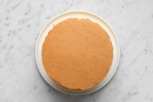 Preparazione Torta alla panna, fragole e crema - Fase 7