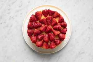 Preparazione Torta alla panna, fragole e crema - Fase 6