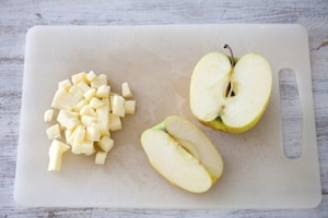 Preparazione Torta di pane, more, mele e mandorle - Fase 2