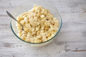 Preparazione Torta di pane, more, mele e mandorle - Fase 3
