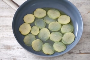 Preparazione Torta di spinaci e ricotta in crosta di patate - Fase 1