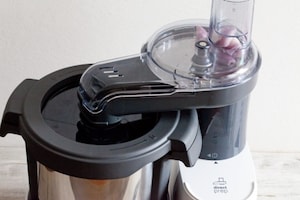 Preparazione Vellutata di piselli, fave e mozzarella di bufala - Fase 3