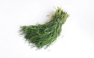 Preparazione Agretti in padella con pomodori secchi e olive - Fase 1