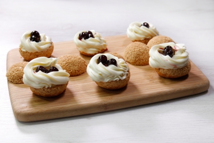 Preparazione Choux amarene e mascarpone - Fase 6 Preparazione Choux amarene e mascarpone - Fase 6
